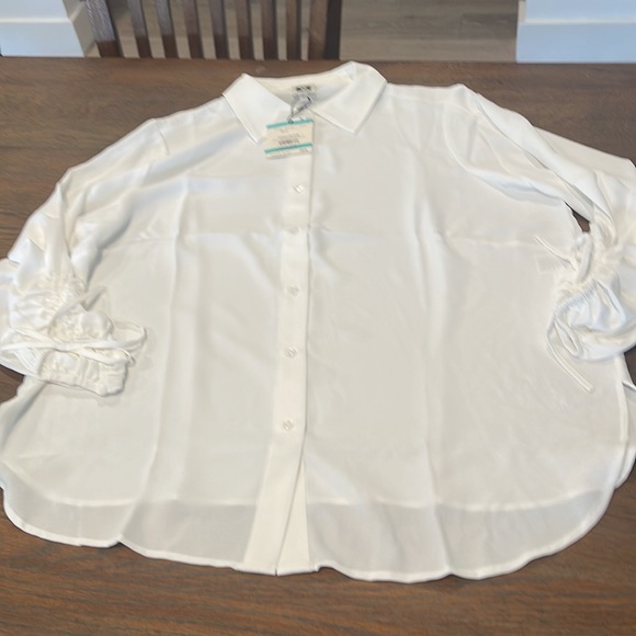 Anne Klein ruched sleeve blouse. Size 0X - Picture 2 of 9